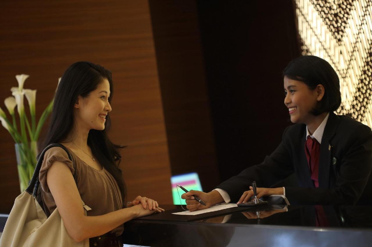 Santika Premiere Bintaro Hotel Serpong Eksteriør billede