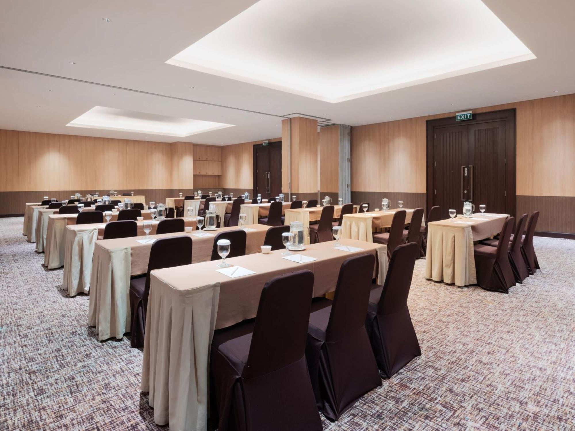 Santika Premiere Bintaro Hotel Serpong Eksteriør billede